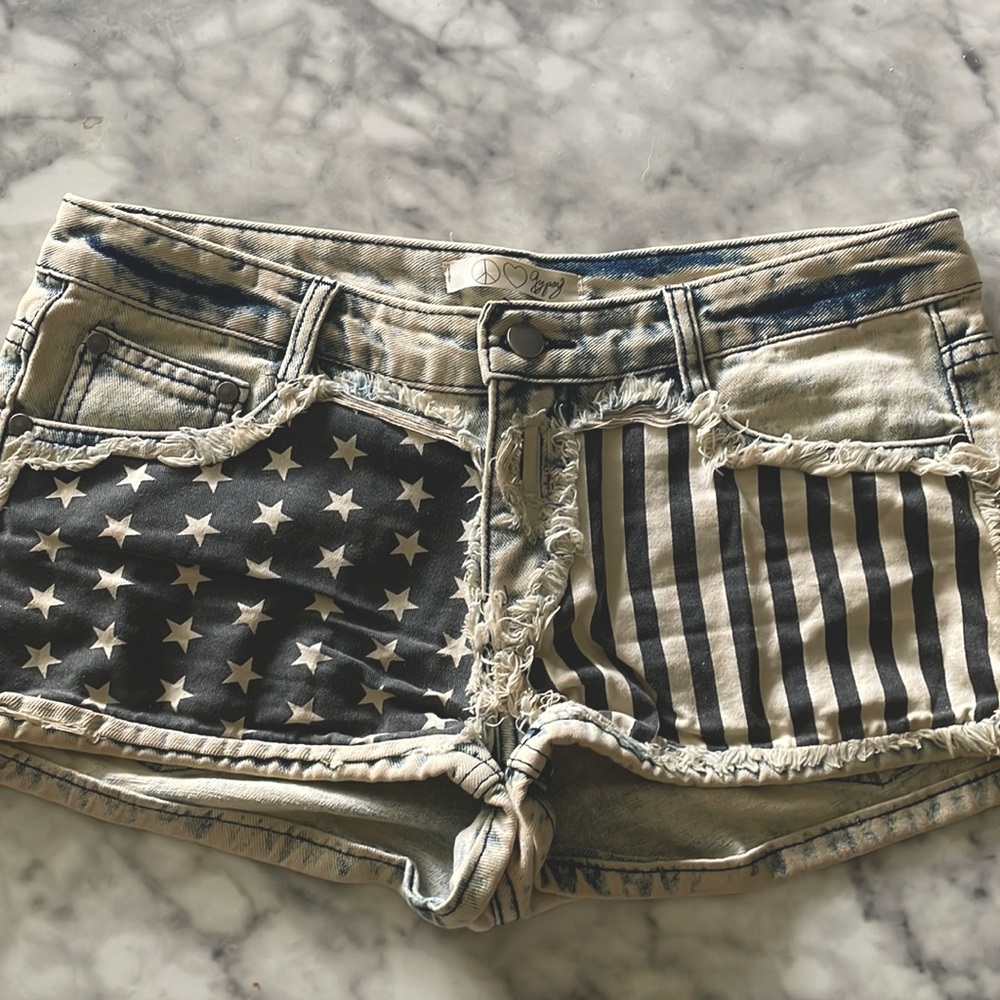 Distressed all American shorts 🇺🇸
